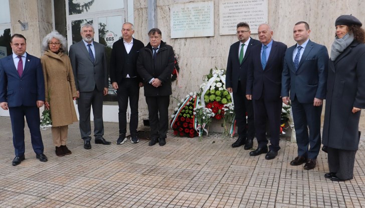 Пенчо Милков и Драгомир Драганов отдадоха почит на историческите места в Румъния