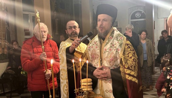 Частица от мощите на Свети Николай бе дарена на едноименния храм в Русе Частица от мощите на Свети Николай бе дарена на едноименния храм в Русе