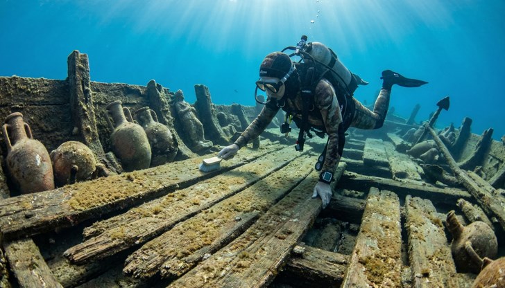 Находката потвърждава историческите описания на географа Страбон за кралските лодки Находката потвърждава историческите описания на географа Страбон за кралските лодки