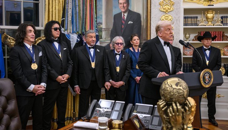 Президентът определи тазгодишните лауреати като "най-великия випуск в историята" и представи новите отличия на Tiffany & Co.