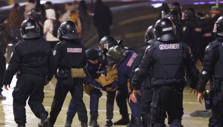 Общо 71 души бяха арестувани след ескалацията на напрежението в понеделник Общо 71 души бяха арестувани след ескалацията на напрежението в понеделник