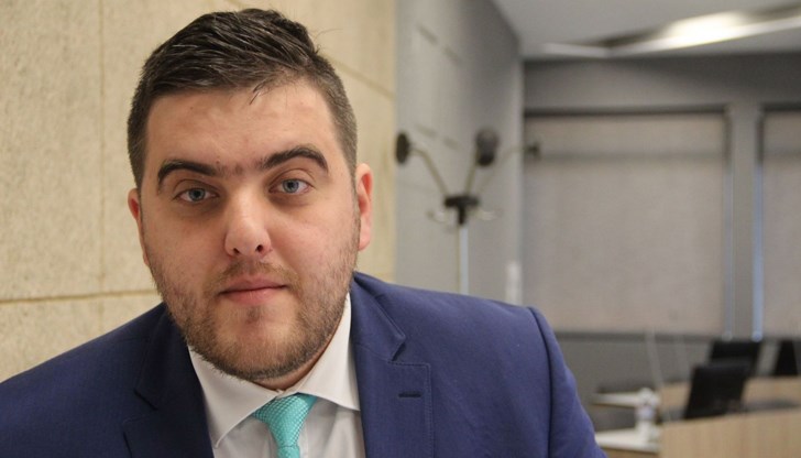 Главният икономист на КНСБ заяви, че технически е възможно да влезем в еврозоната с удължителен бюджет, но това ще е прецедент Главният икономист на КНСБ заяви, че технически е възможно да влезем в еврозоната с удължителен бюджет, но това ще е прецедент