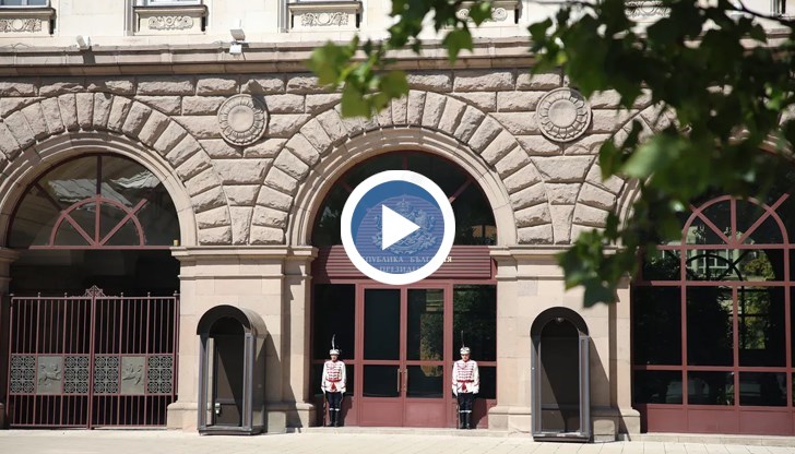 Бившият държавен глава прогнозира партиен проект след оставката на кабинета "Желязков"