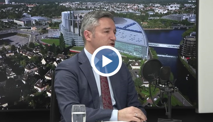 Партията се нуждае от радикални ходове за излизане от кризата, заяви евродепутатът