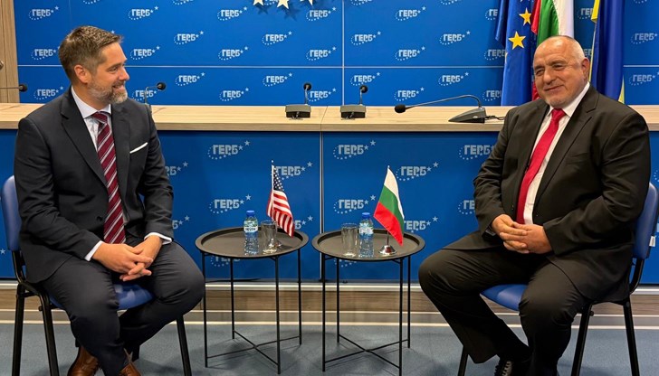 Лидерът на ГЕРБ обсъди енергийната сигурност и отбраната със заместник-помощник държавния секретар Кристофър Смит Лидерът на ГЕРБ обсъди енергийната сигурност и отбраната със заместник-помощник държавния секретар Кристофър Смит