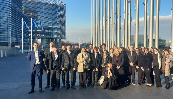 Младите математици се запознаха с работата на европейските институции