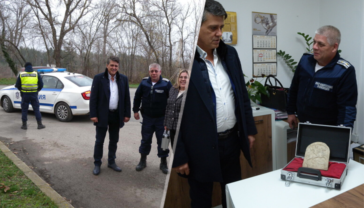 Оброчната плочка на Тракийския конник е открита на търг в