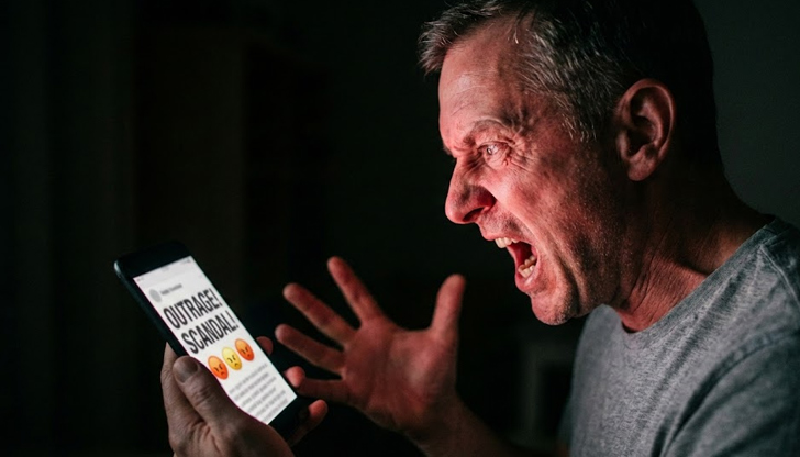 Терминът описва съдържание, което манипулира емоциите и печели от гнева