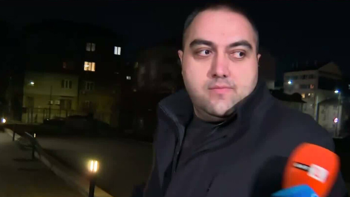 Бившият директор на 138-о училище е обвинен за камери в