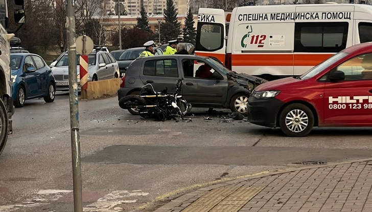 Инцидентът блокира движението и спря градския транспорт в Студентски градЛек