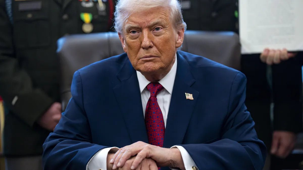 Новият бюджет за отбрана налага санкции за корупция и следи