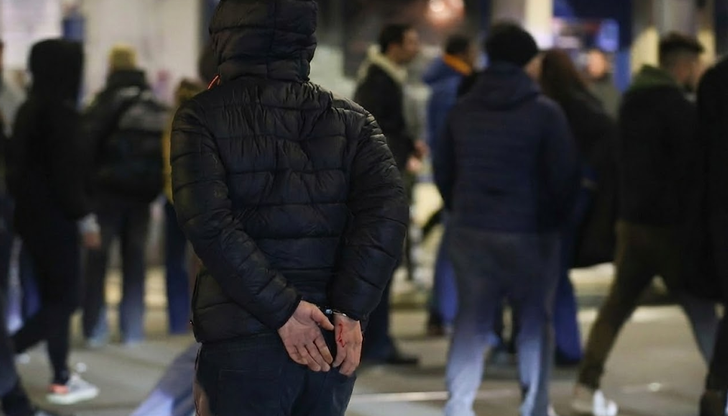 Арестуваните младежи са с регистрации за трафик на мигранти, наркотици