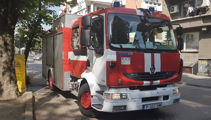 Собственикът успя да загаси пламъците преди пристигането на два екипа