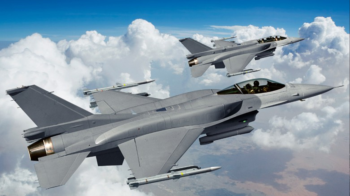 Балони от Беларус затвориха небето над граничен район, армията е