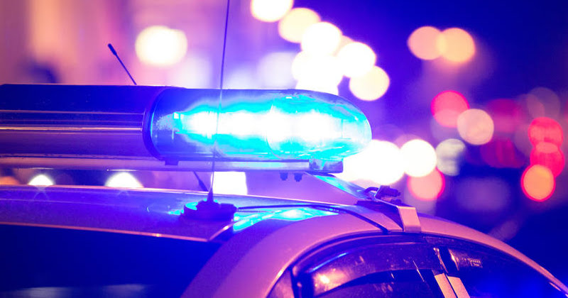 Движението в участъка е временно блокирано, двама души са ранени,