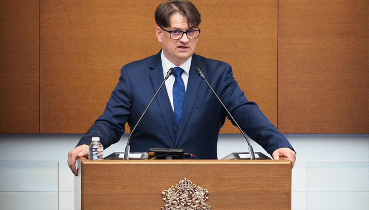 Мариан Бачев обещава 10% скок на възнагражденията и над 88