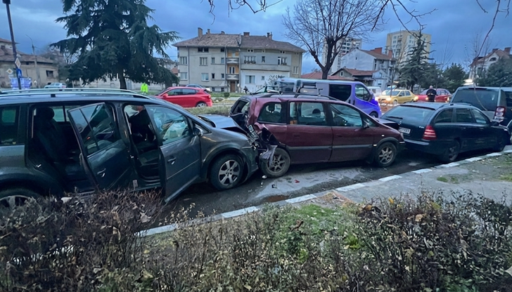 Един човек пострада при инцидента, свидетели говорят за висока скоростТежък