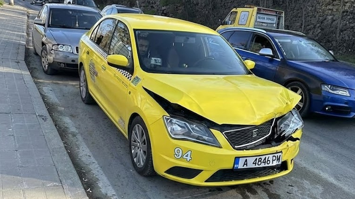 Три автомобила се удариха на главния път София - ВарнаВерижна