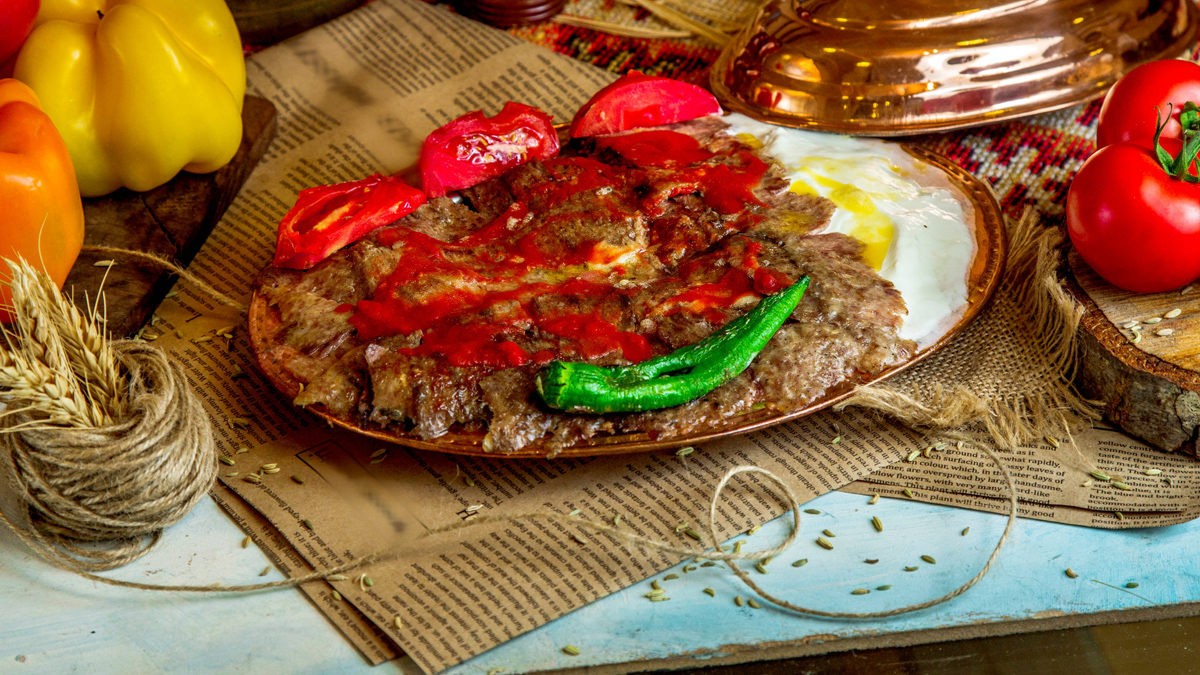 В народната памет празникът е наситен с множество обичаи, гадания