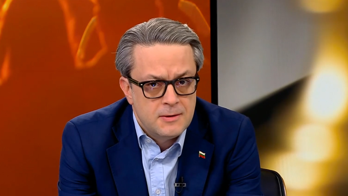 Депутатът от ГЕРБ сравни президента Румен Радев с футболен съдия,