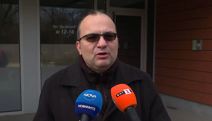 Делян Добрев уверява, че данъците няма да се вдигат, а