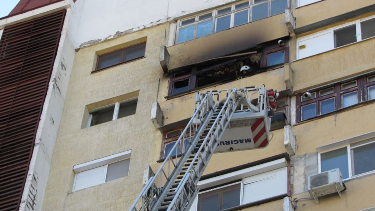 Инцидентът нанесе щети в апартамент в блок 403 и на