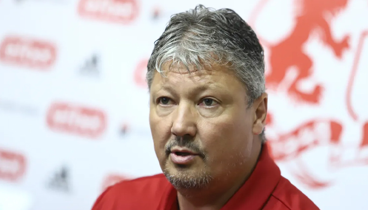 Лекарите все още уточняват лечението на футболната легенда, химиотерапията е