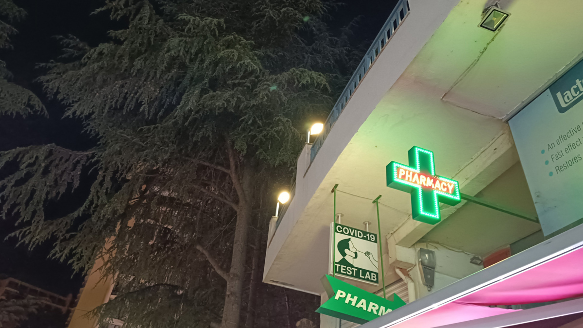 Фармацевти отчитат драстично поскъпване, което принуждава хронично болни да избират