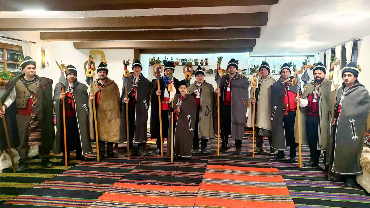 Група Сандровски момци предостави средствата за спасяване на сградата на