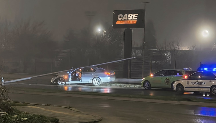 Инцидентът се е разминал само с материални щетиЛек автомобил БМВ