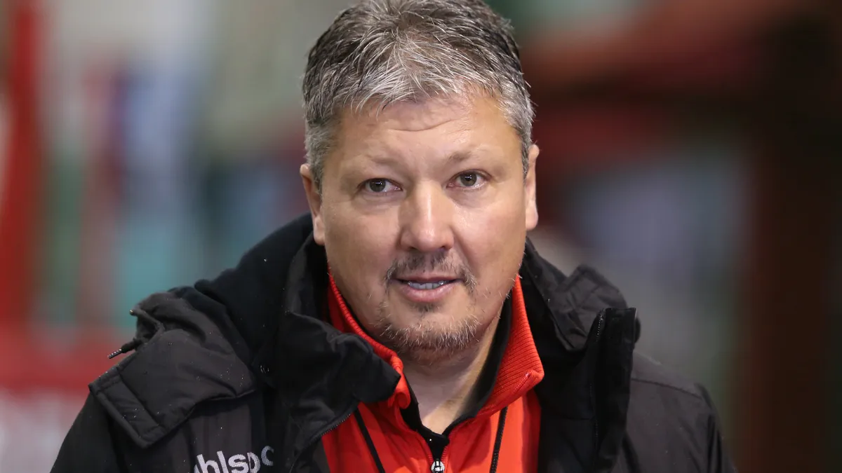 Легенди на ЦСКА и Левски играха заедно в благотворителен турнир