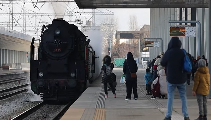 Коледен влак с парен локомотив пътува от София до Перник и Банкя - DUNAVMOST.com