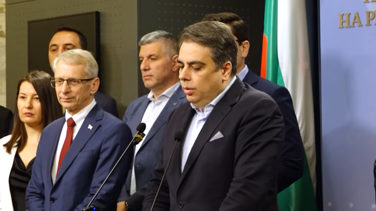 Партията определи обвиненията на Делян Пеевски за политически чадър като