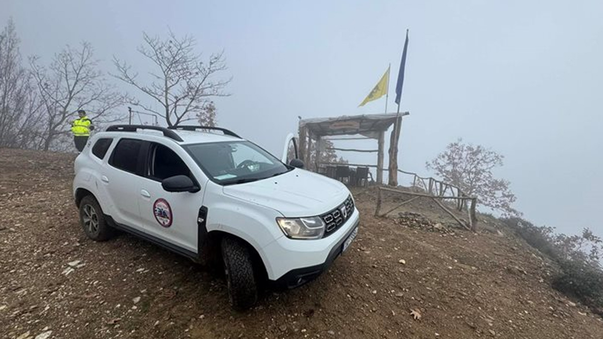 Автомобилът е намерен в снежните преспи на връх БеласицаБългарски ловци
