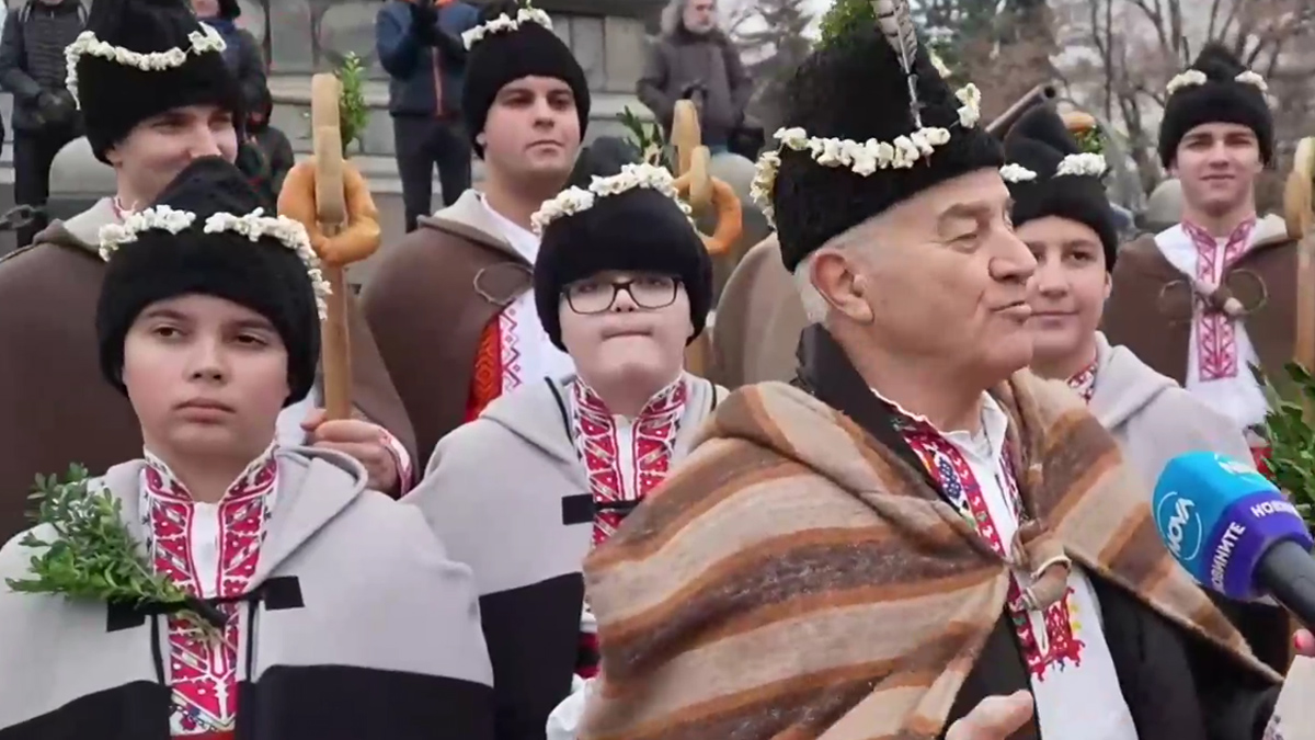 Участници от Средна кула и Николово пресъздадоха обичаите за Бъдни