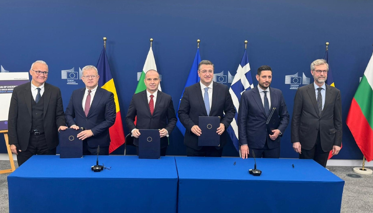 Втори мост при Русе и ускорен коридор между три морета