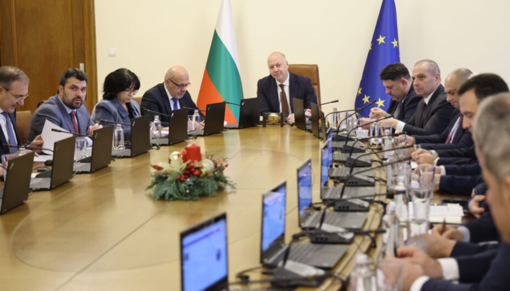 Минималната заплата става 620 евро, а средната пенсия ще достигне