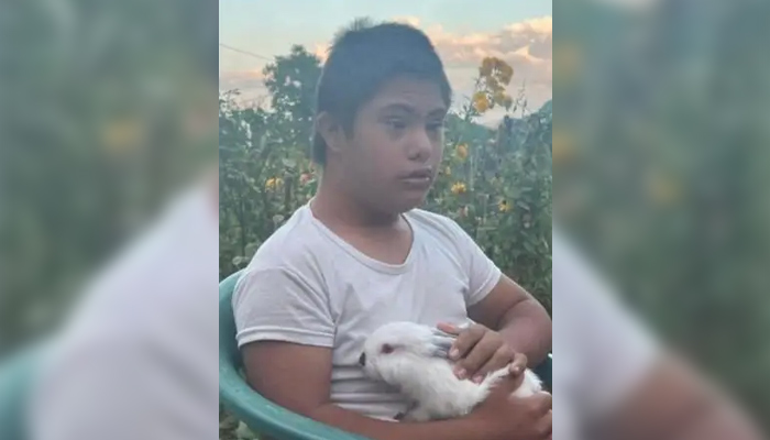 Майката на детето вярва, че то е живо и ще