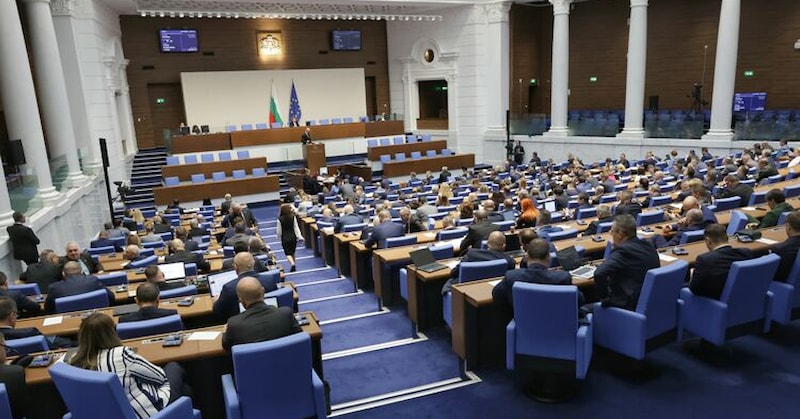 КНСБ и КТ Подкрепа искат гаранции за заплатите на учители,