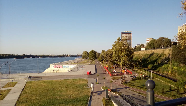 Новата инсталация ще поддържа 18 декара зеленина в участъка от