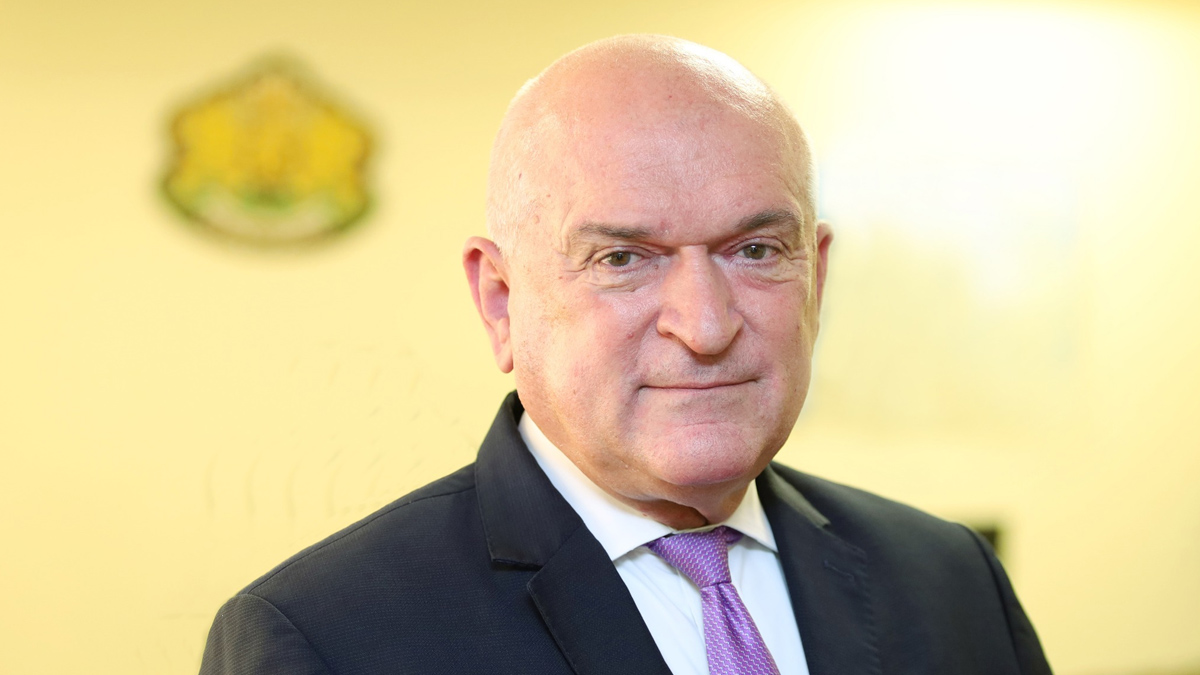 Димитър Главчев въвежда таван на бонусите и нови изпити за