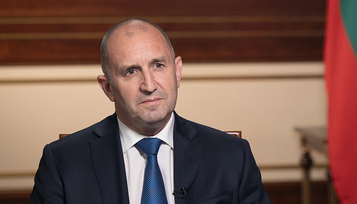 Според Конституцията президентът трябва да връчи проучвателен мандат на ГЕРБПремиерът