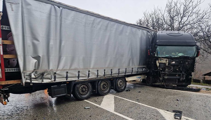 Обходният маршрут е през прохода ШипкаПроходът на Републиката (Хаинбоаз) е