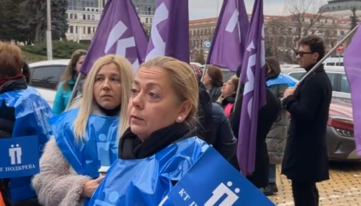 Любослав Костов предупреди за риск от замразяване на заплатите през