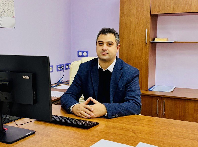 Възпитаникът на Варненския свободен университет има над 10 години стаж