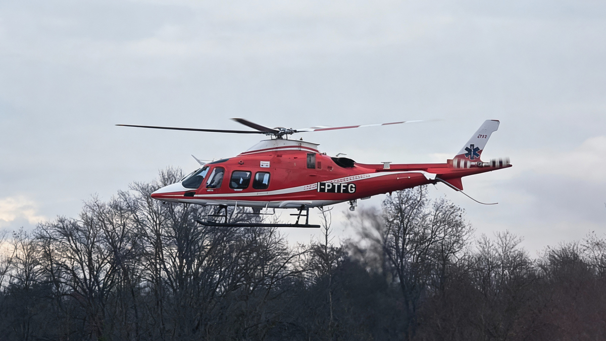 Лекарите в София се борят за живота на пациента след