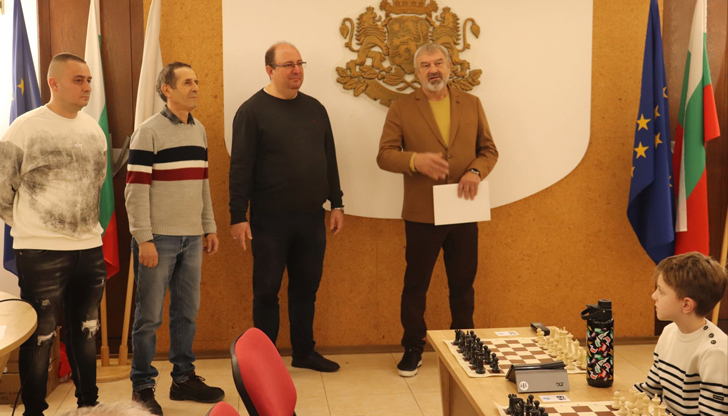 Най-малкият състезател е на 7 години, а най-възрастният е на