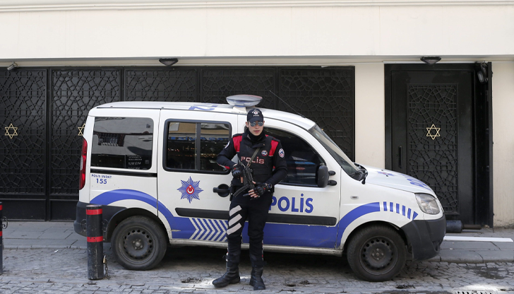 Издирват певеца Юсуф Гюней и актрисата Мелиса Дьонгел, откриха канабис