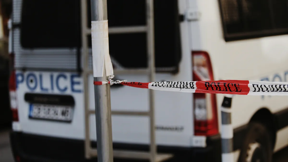 Извършителят е задържанТяло на мъж със следи от насилие е