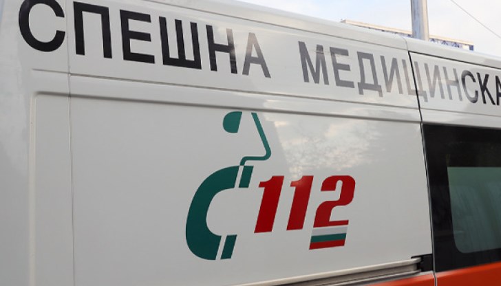 Шофьорът на лекия автомобил е пострадалМикробус с бебе в него